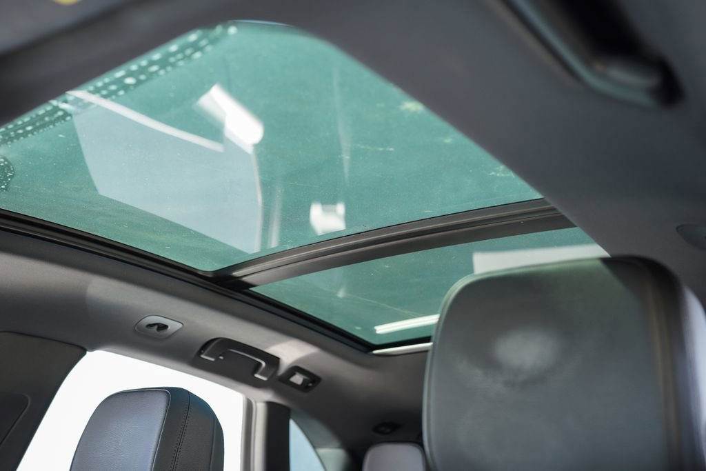 Used 2022 Porsche Macan AWD/4WD image 35