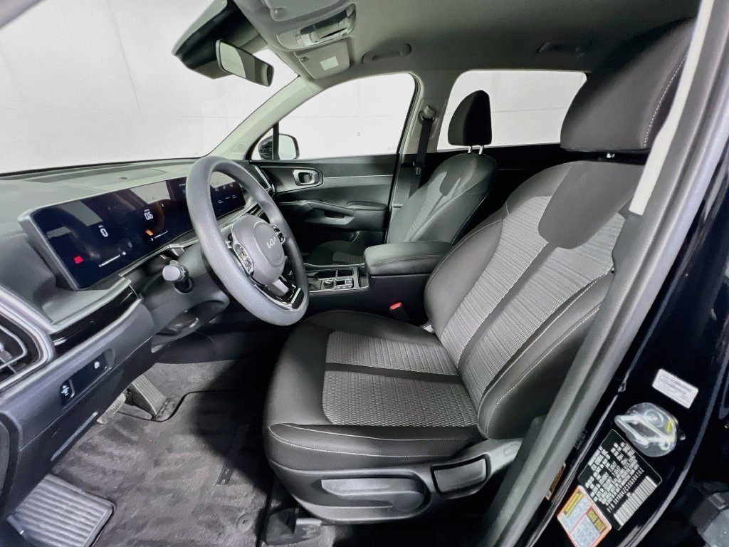 Certified 2025 Kia Sorento LX FWD image 20