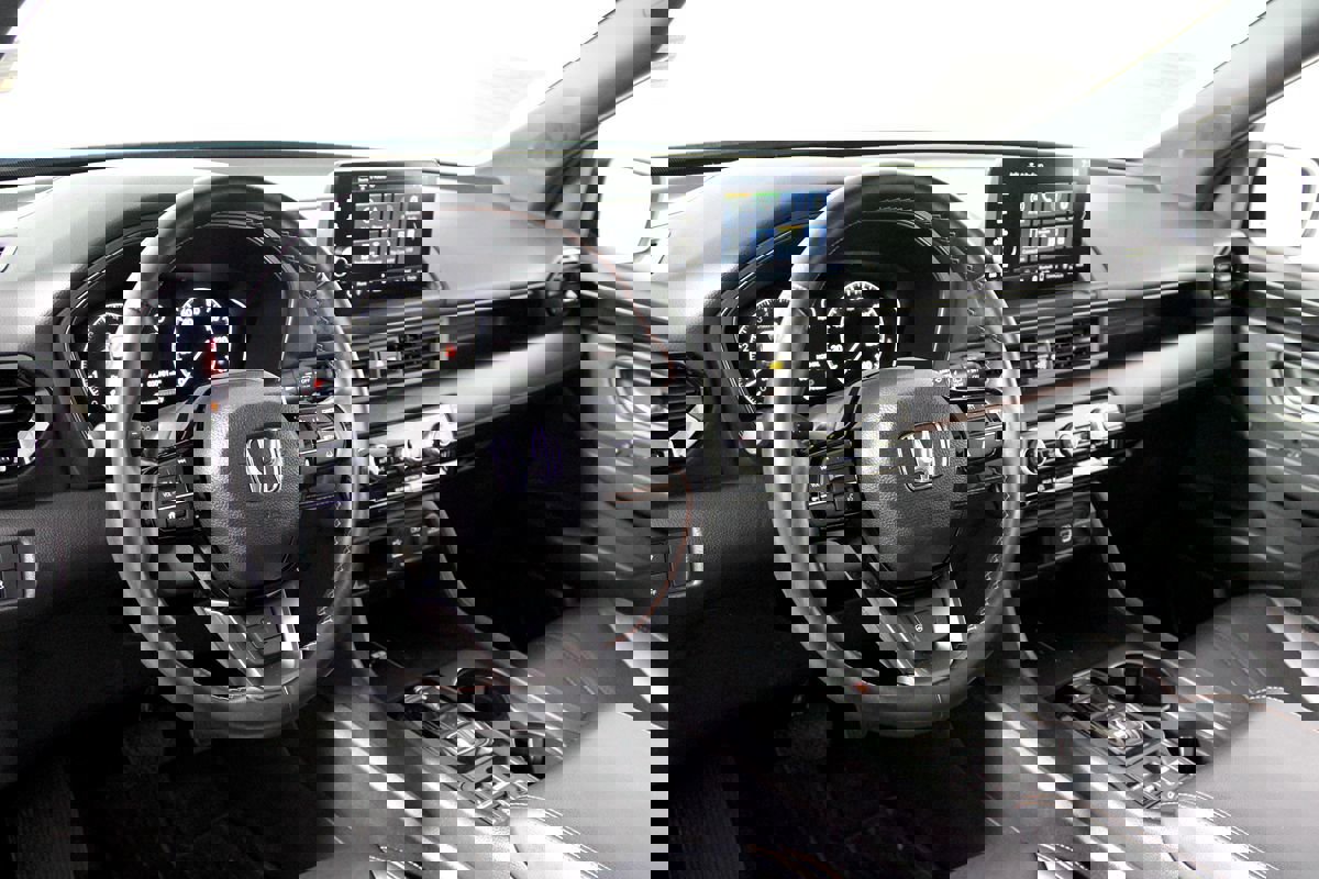 Used 2023 Honda Pilot TrailSport image 7