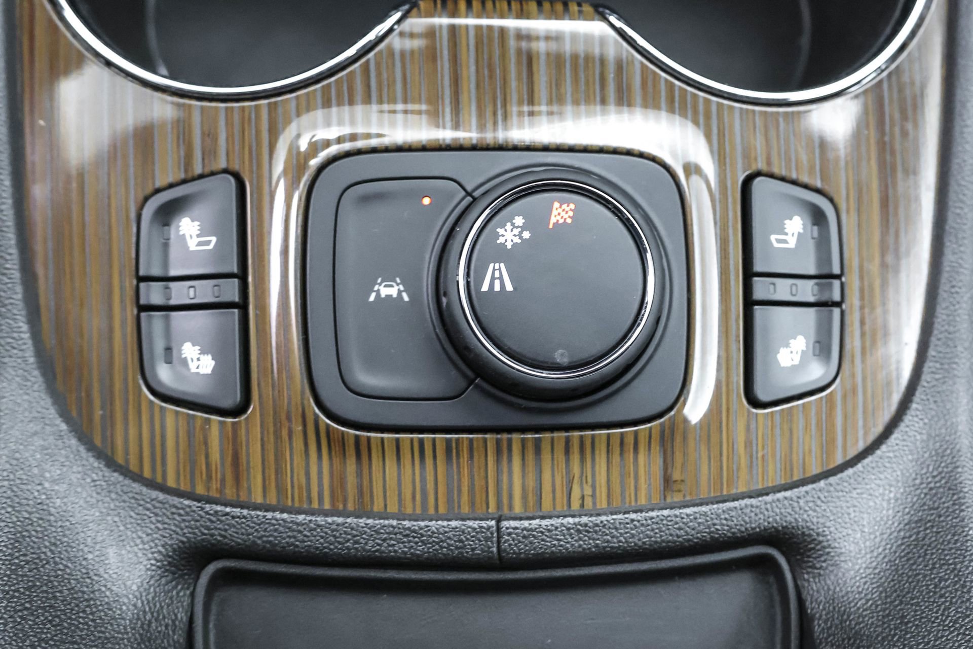 Used 2023 GMC Acadia SLE w/ Driver Convenience Package image 25