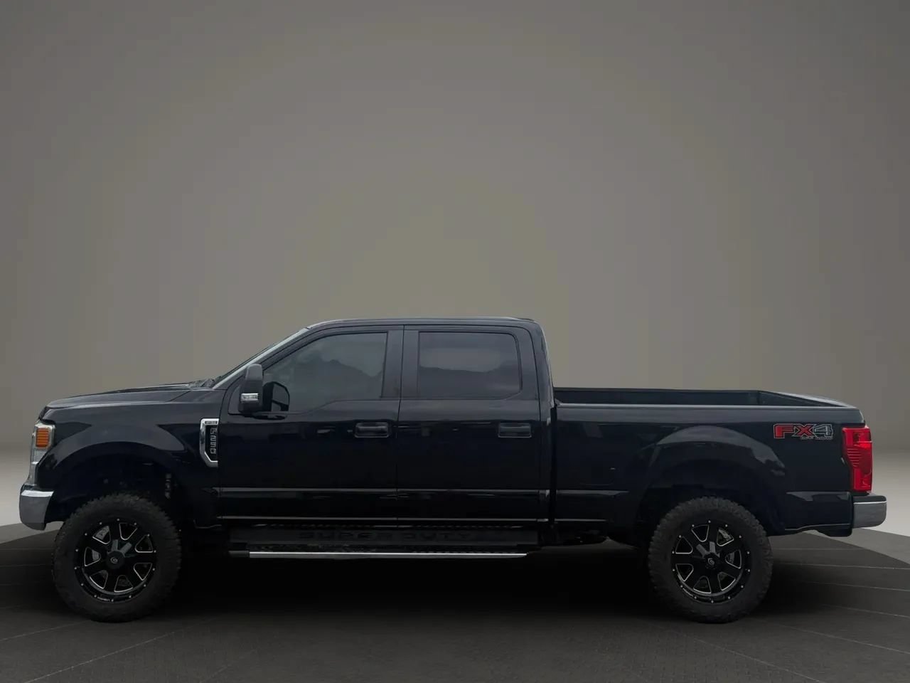 Used 2020 Ford F250 XL w/ STX Appearance Package AWD/4WD image 2