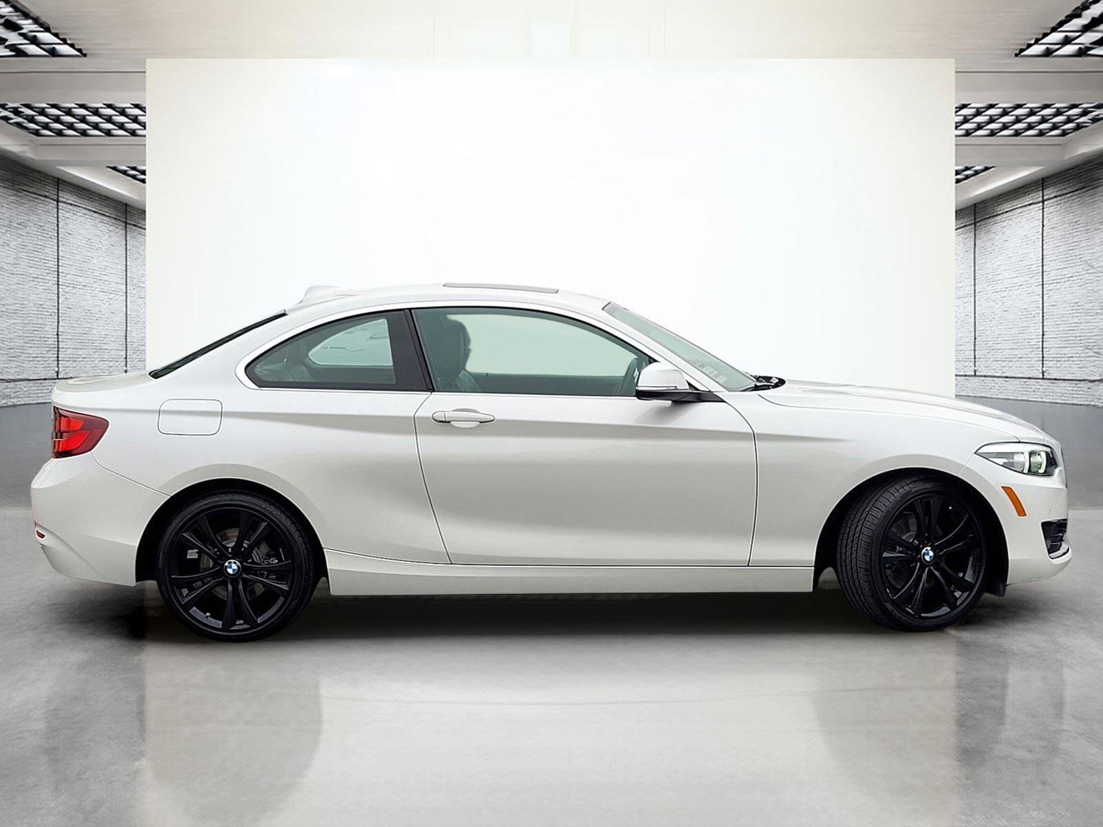 Used 2020 BMW 230i Coupe w/ Convenience Package RWD image 6