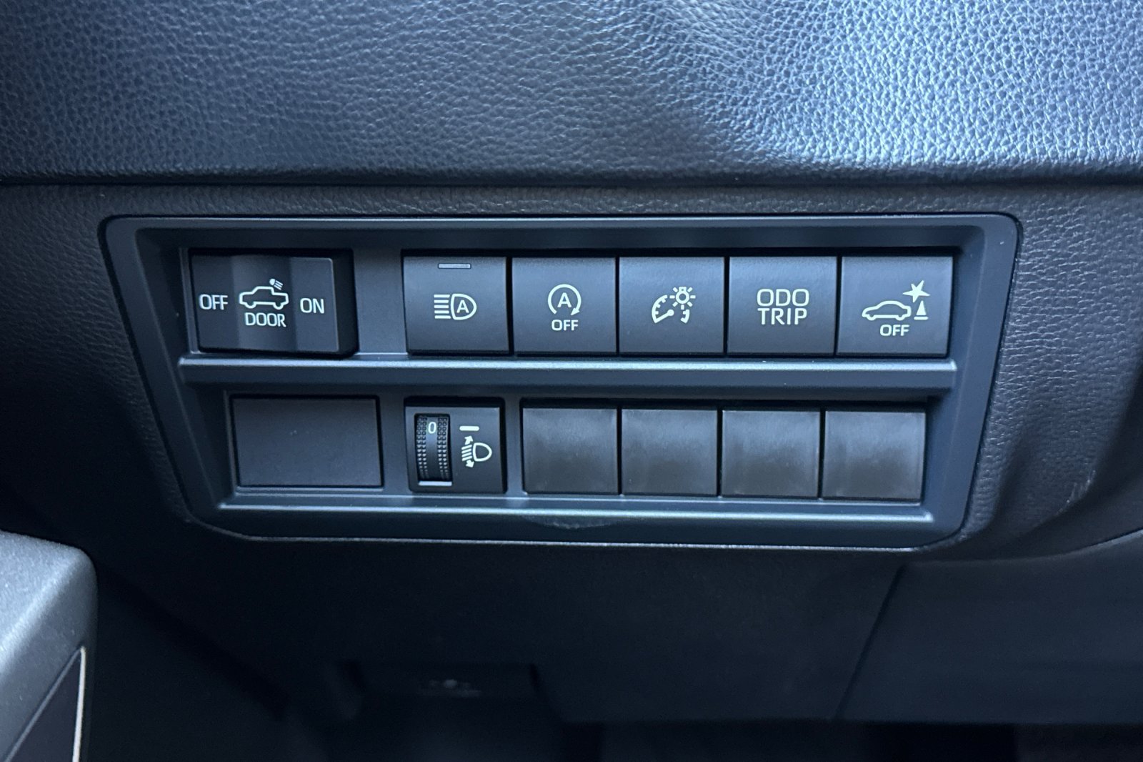 New 2026 Toyota Tundra SR5 w/ SR5 Convenience Package AWD/4WD image 29