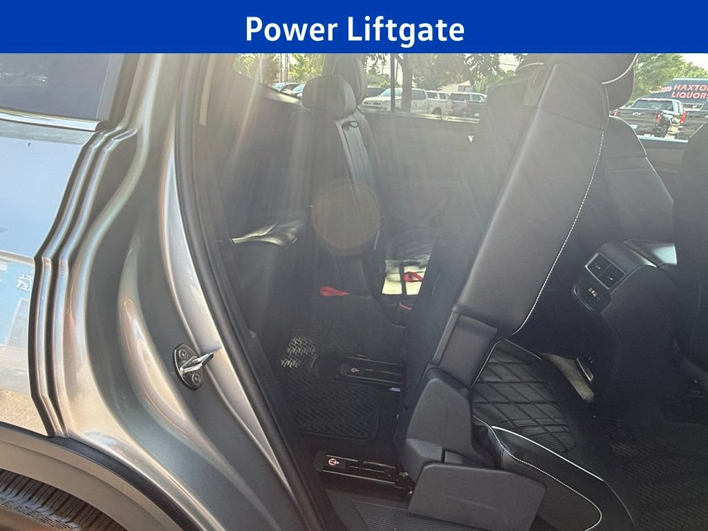 Used 2024 Volkswagen Atlas SEL Premium R-Line AWD/4WD image 16