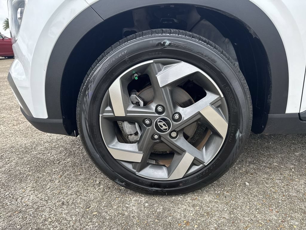 Used 2024 Hyundai Venue Limited FWD image 12