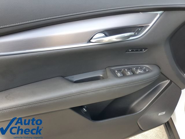 Certified 2024 Cadillac XT6 Luxury FWD image 22