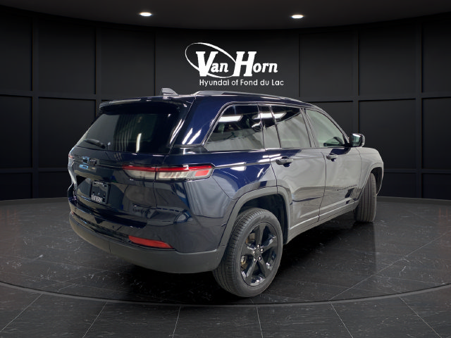 Used 2024 Jeep Grand Cherokee Limited w/ Black Appearance Package AWD/4WD image 7
