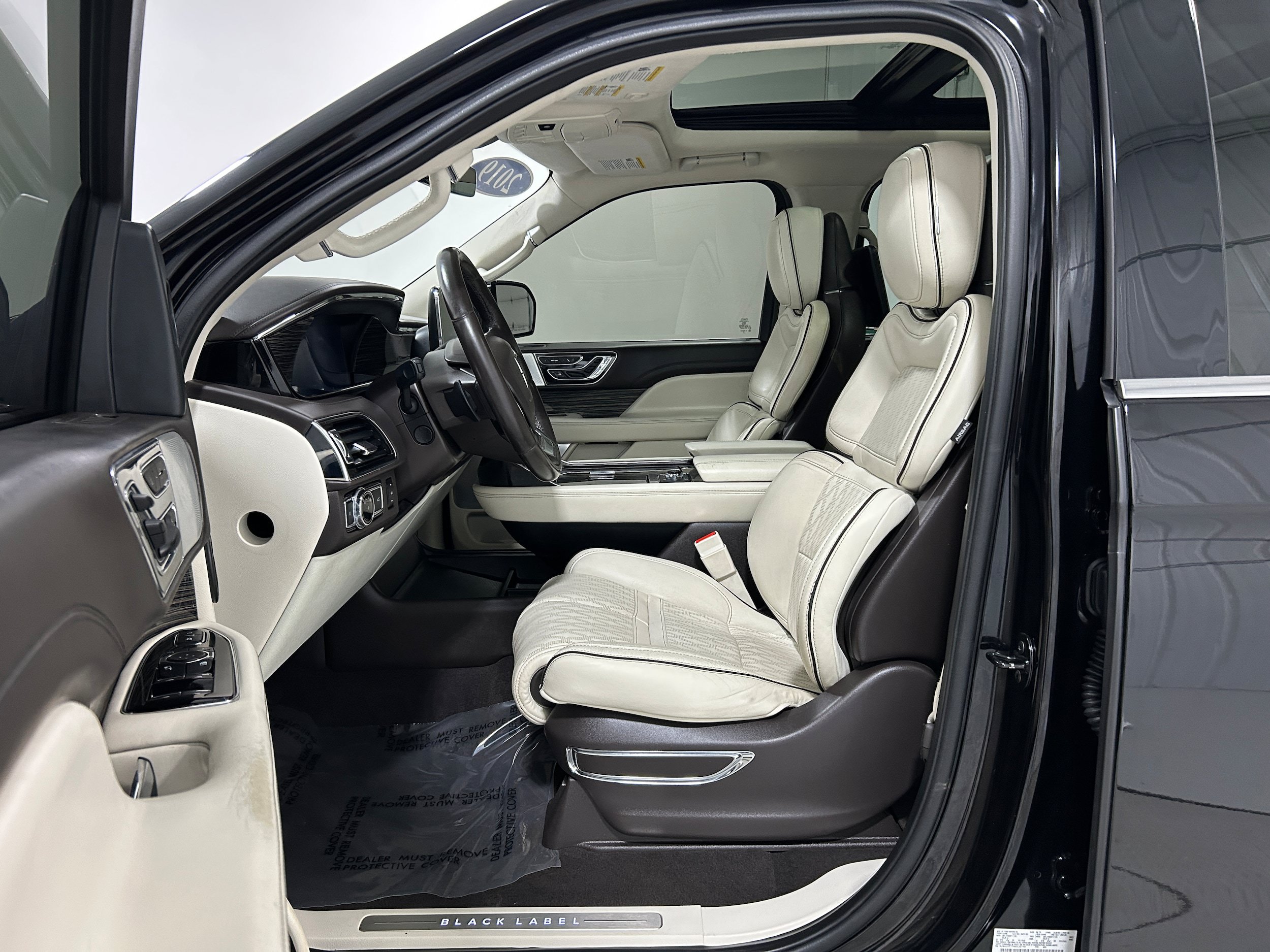 Used 2019 Lincoln Navigator L Black Label AWD/4WD image 4