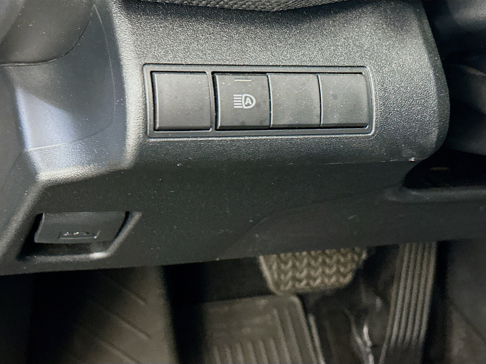 Used 2025 Subaru Solterra AWD/4WD image 17
