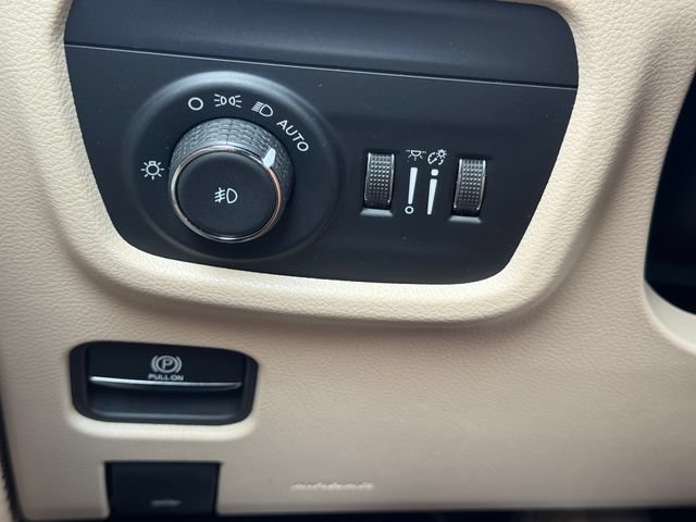 Certified 2023 Jeep Grand Cherokee L Limited w/ Luxury Tech Group II AWD/4WD image 26