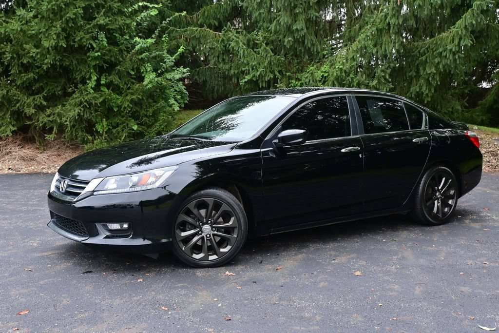 Used 2015 Honda Accord Sport image 2
