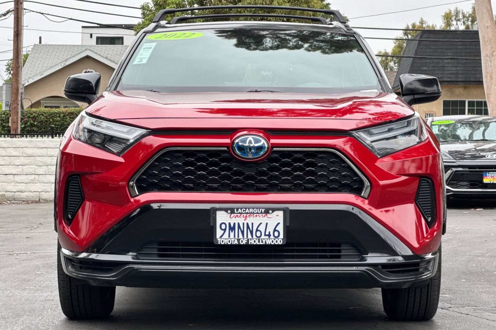 Used 2022 Toyota RAV4 SE w/ Weather & Moonroof Package AWD/4WD image 9