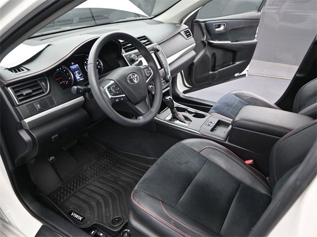 Used 2017 Toyota Camry XSE image 7