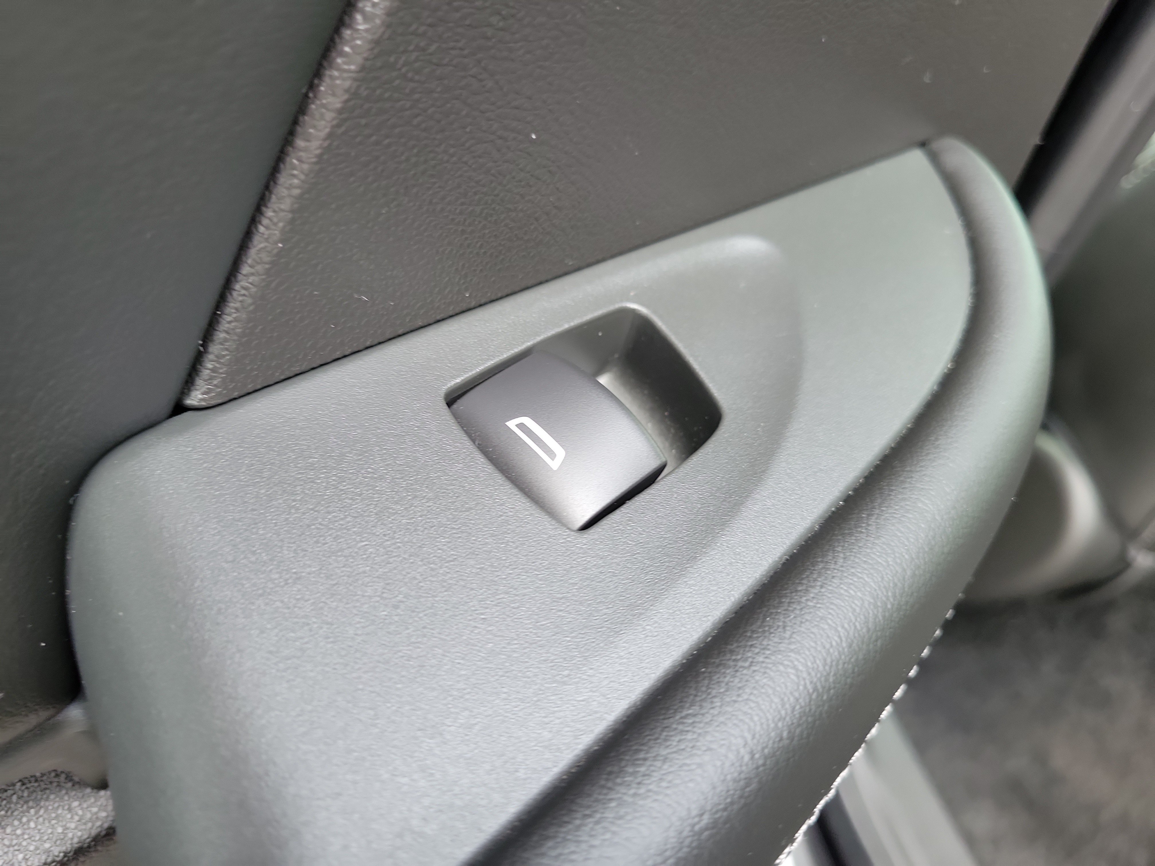 Used 2022 Buick Envision Avenir w/ Technology Package II FWD image 16