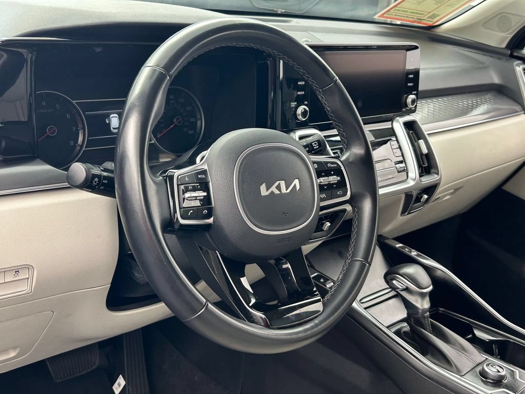 Used 2023 Kia Sorento S FWD image 49