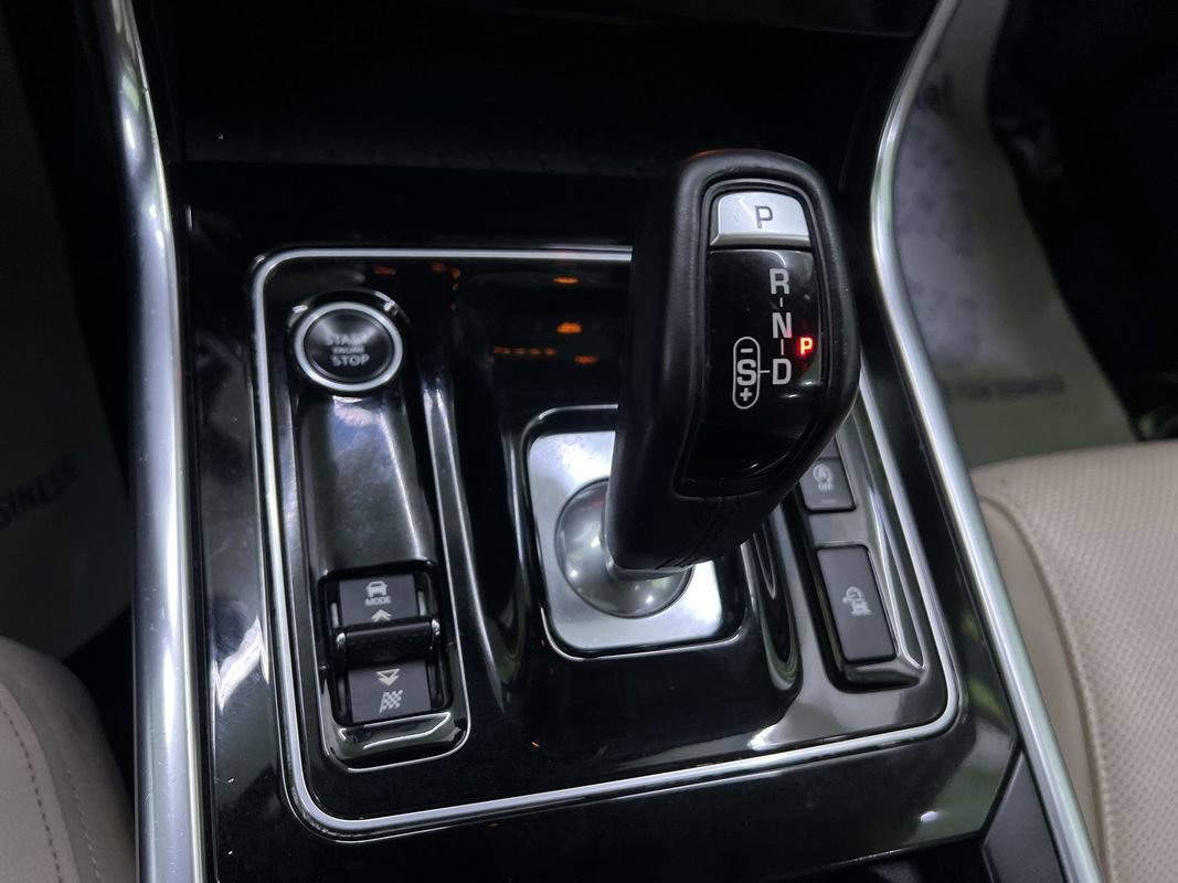 Used 2020 Jaguar XE S RWD image 24