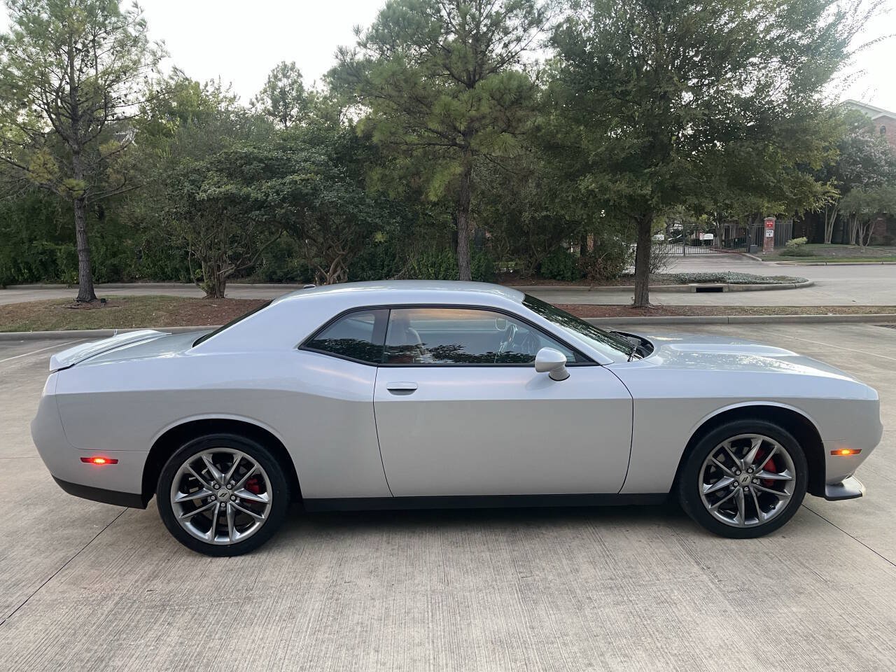 Used 2022 Dodge Challenger GT AWD/4WD image 7