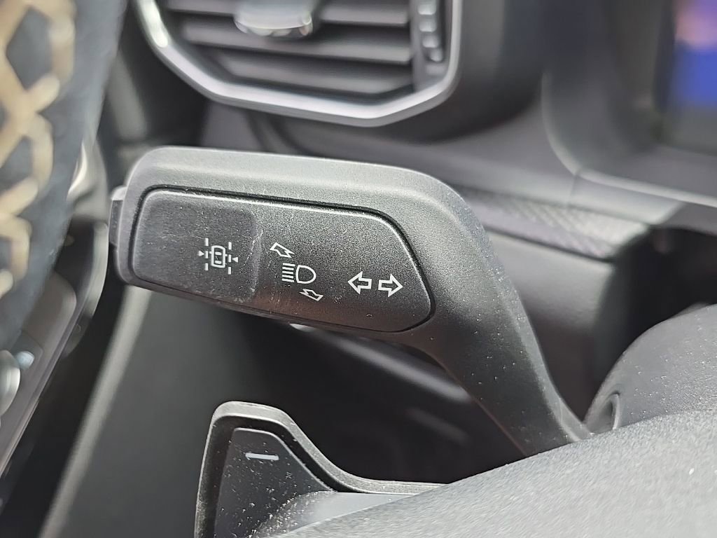 Used 2023 Ford Explorer ST w/ Equipment Group 401A AWD/4WD image 23