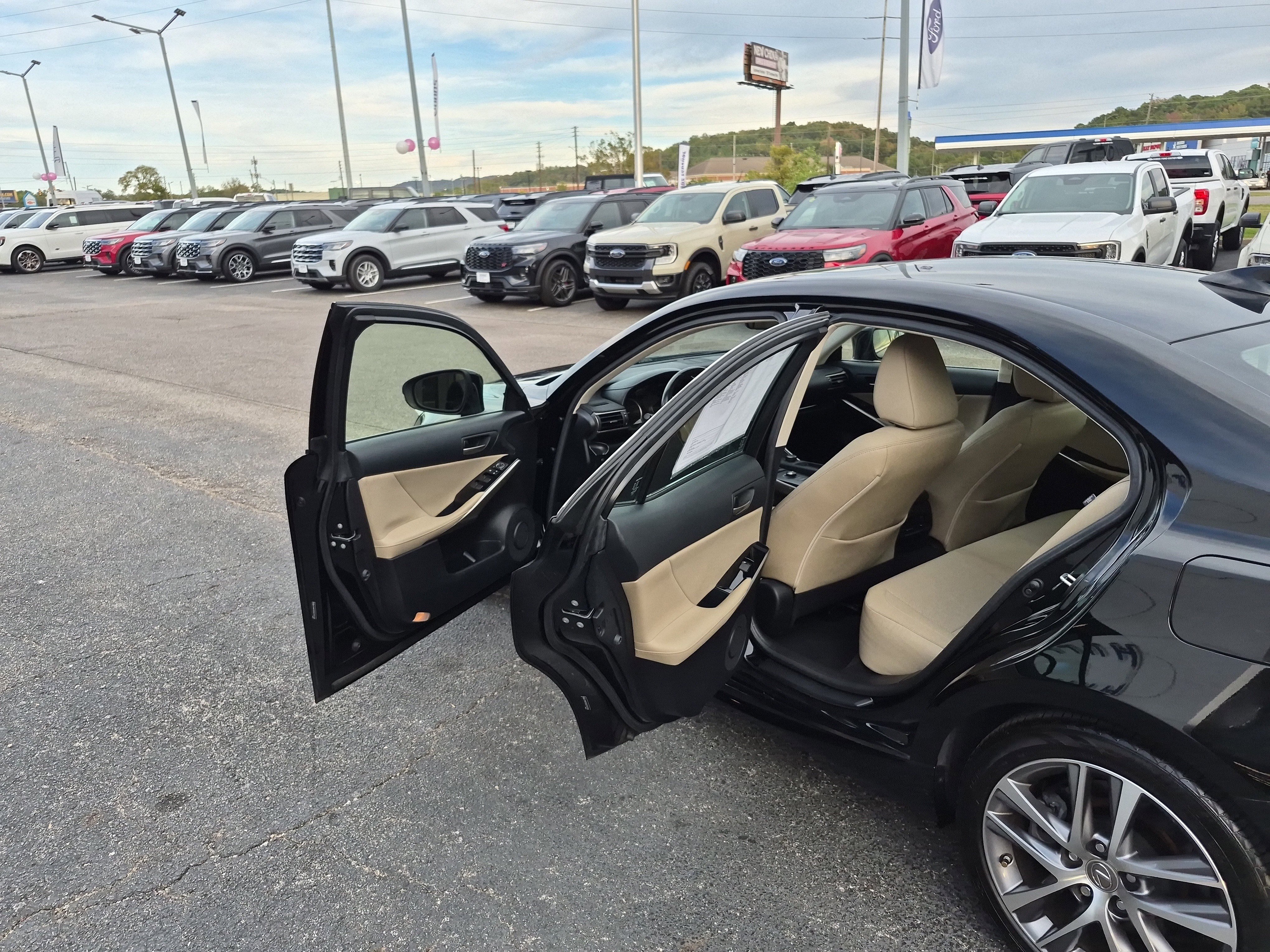 Used 2020 Lexus IS 300 image 15