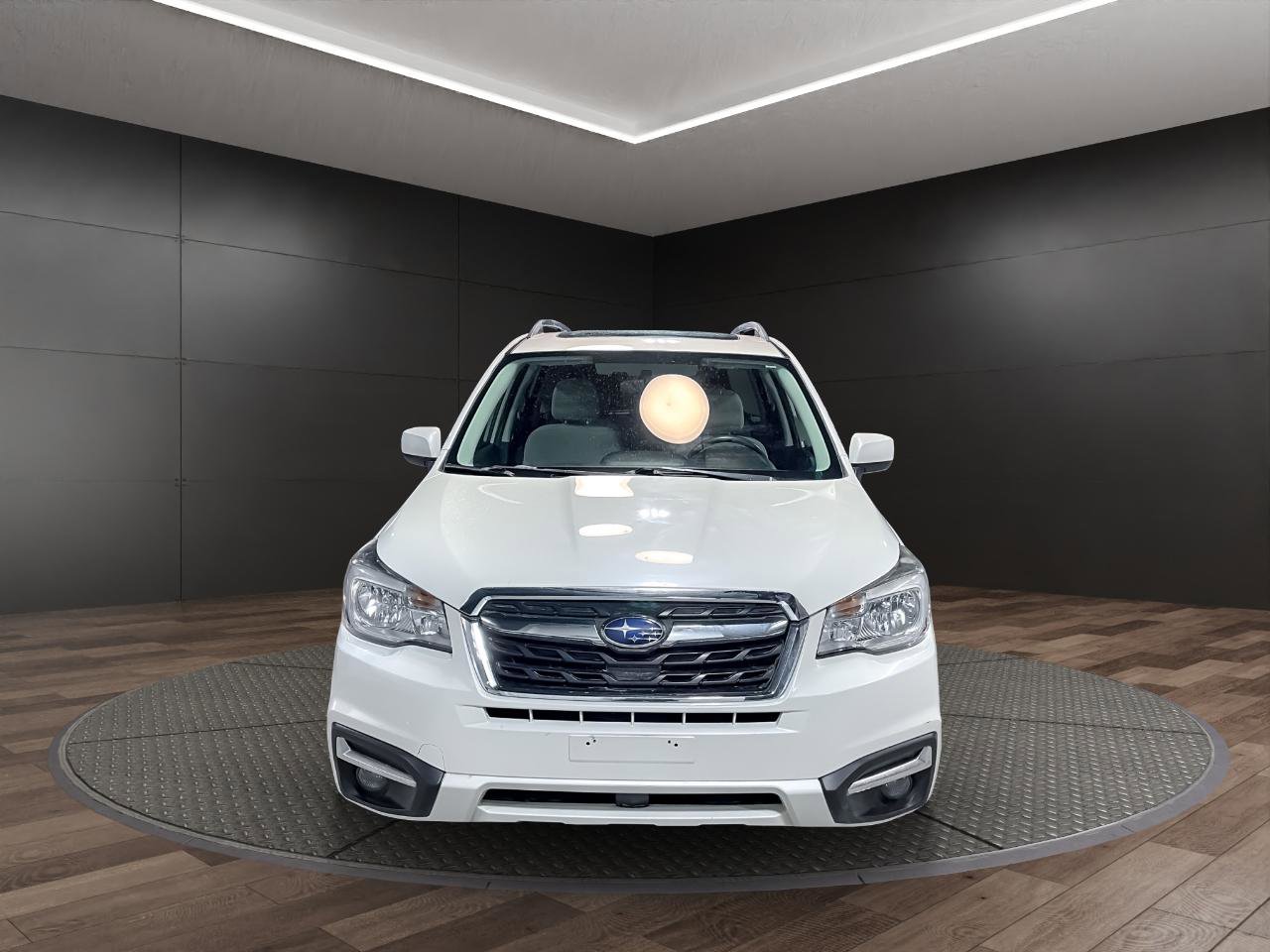 Used 2017 Subaru Forester 2.5i Premium image 3