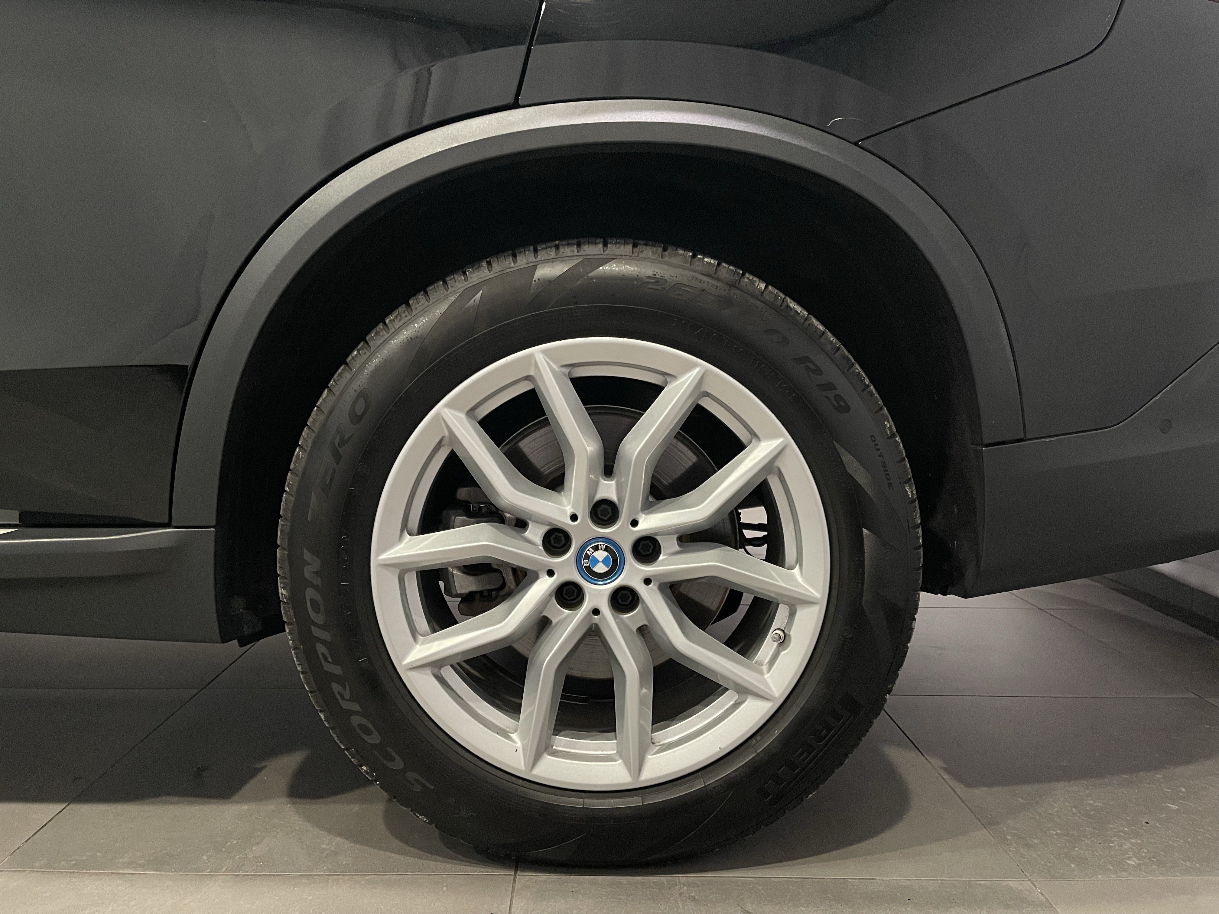 Used 2022 BMW X5 xDrive45e w/ Executive Package AWD/4WD image 8