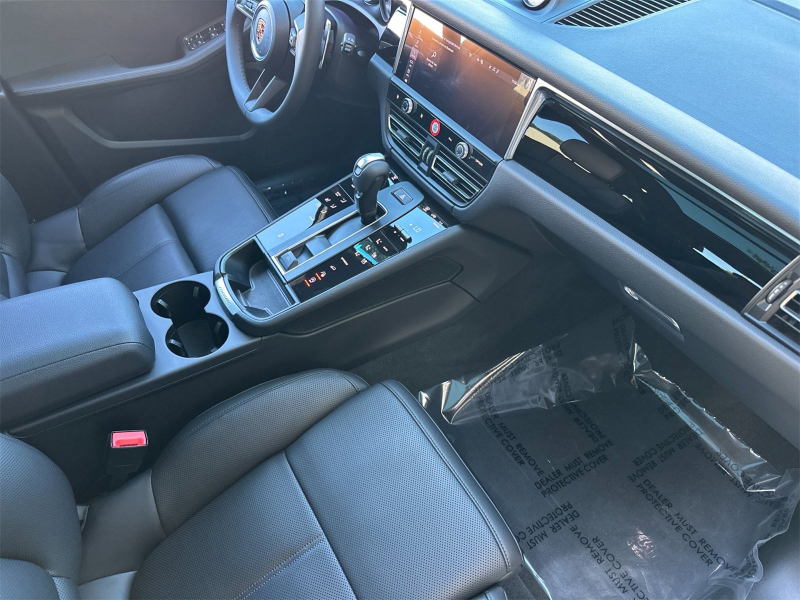 Used 2025 Porsche Macan image 17