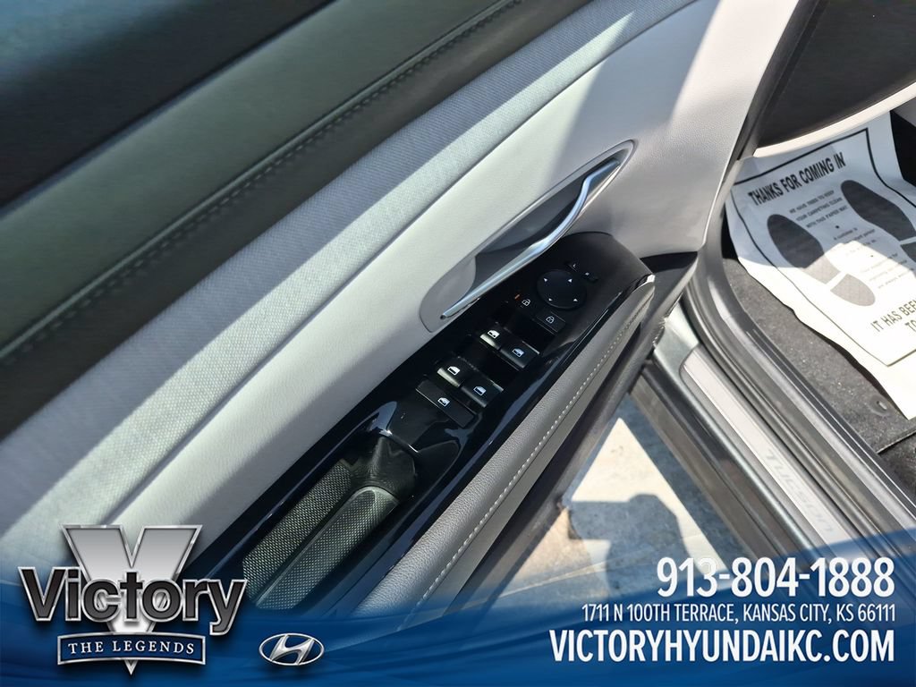 Used 2025 Hyundai Tucson Limited AWD/4WD image 11