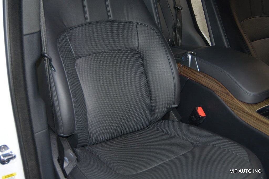 Used 2018 Land Rover Range Rover HSE image 18