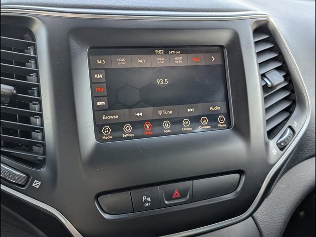 Used 2019 Jeep Cherokee Latitude Plus FWD image 17