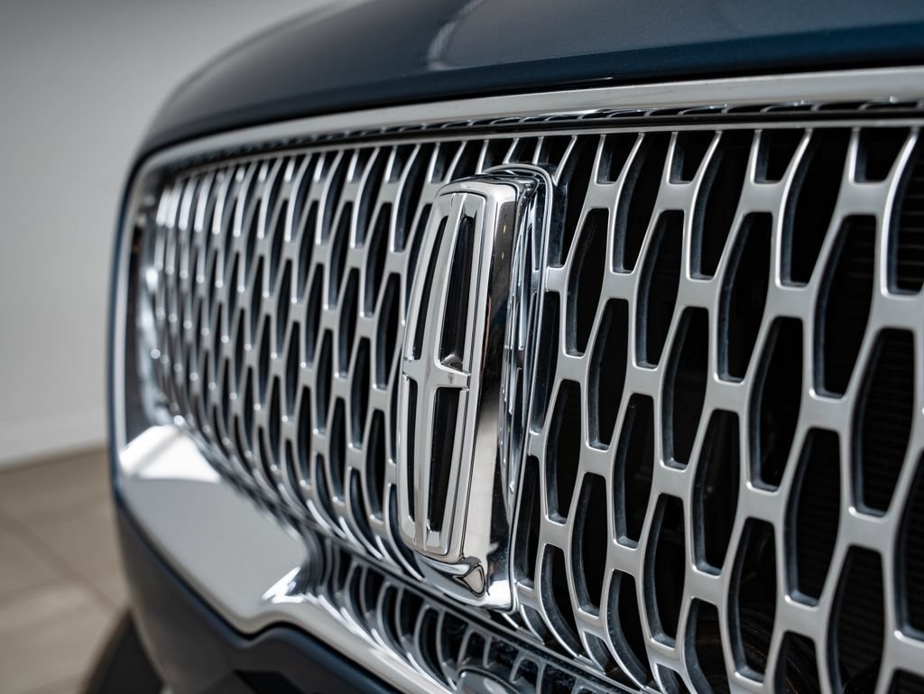 Used 2019 Lincoln Nautilus Select FWD image 3