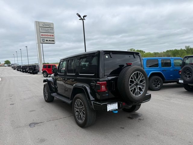 Used 2023 Jeep Wrangler Unlimited Sahara AWD/4WD image 5