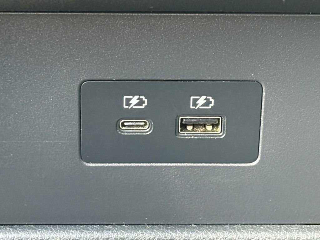 Used 2023 Nissan Rogue SV image 5