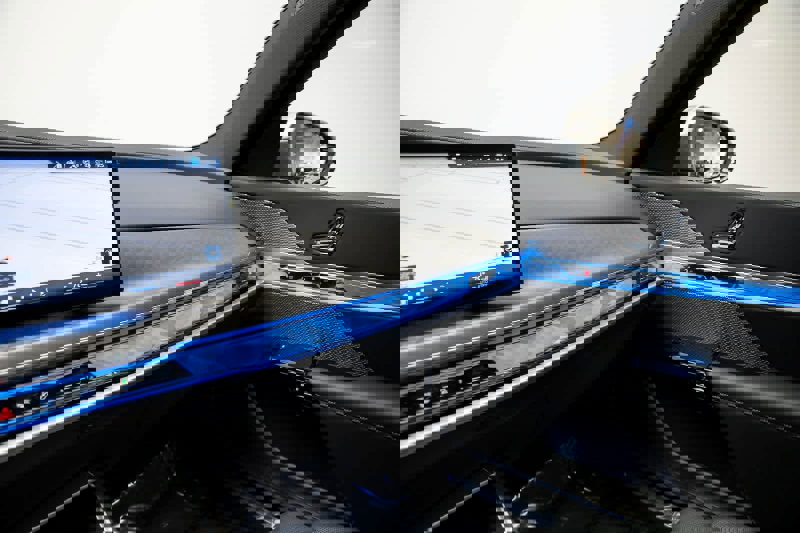 Used 2024 BMW 760i xDrive w/ Executive Package image 40