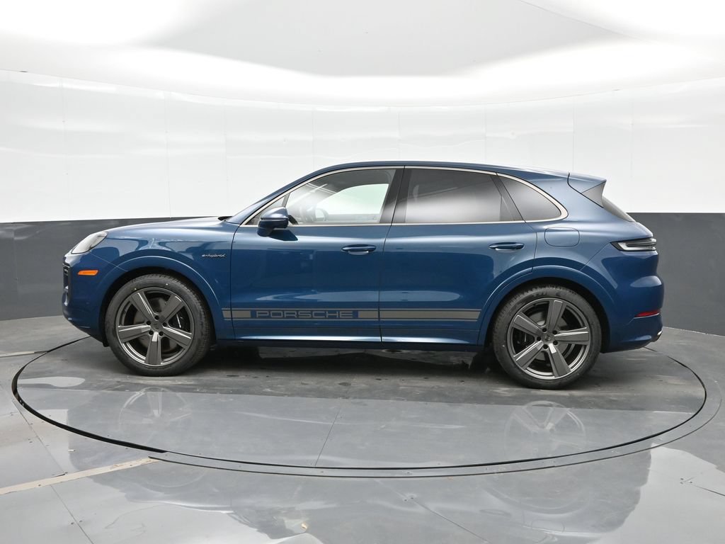 New 2026 Porsche Cayenne Turbo AWD/4WD image 2