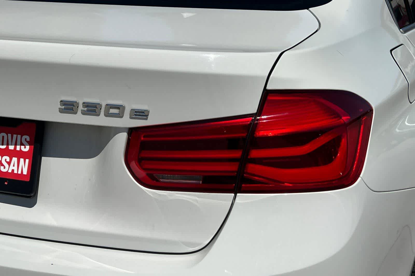 Used 2017 BMW 330e RWD image 13