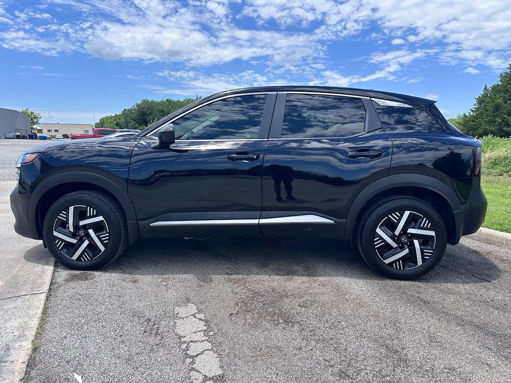 Used 2025 Nissan Kicks SV FWD image 9