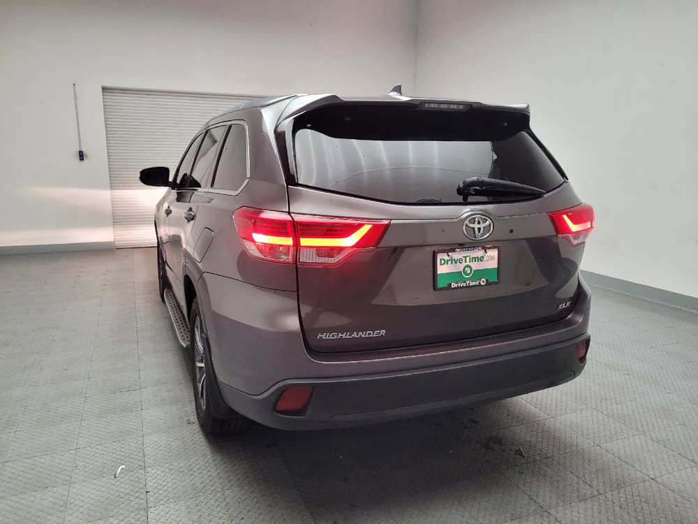 Used 2019 Toyota Highlander XLE image 6