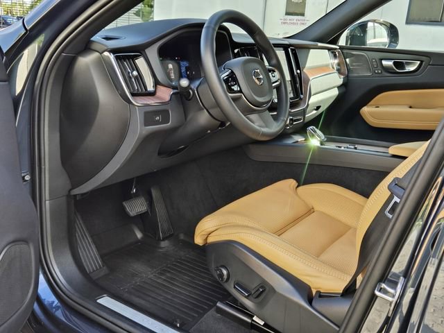 Certified 2024 Volvo XC60 B5 Ultimate w/ Protection Package Premier image 14