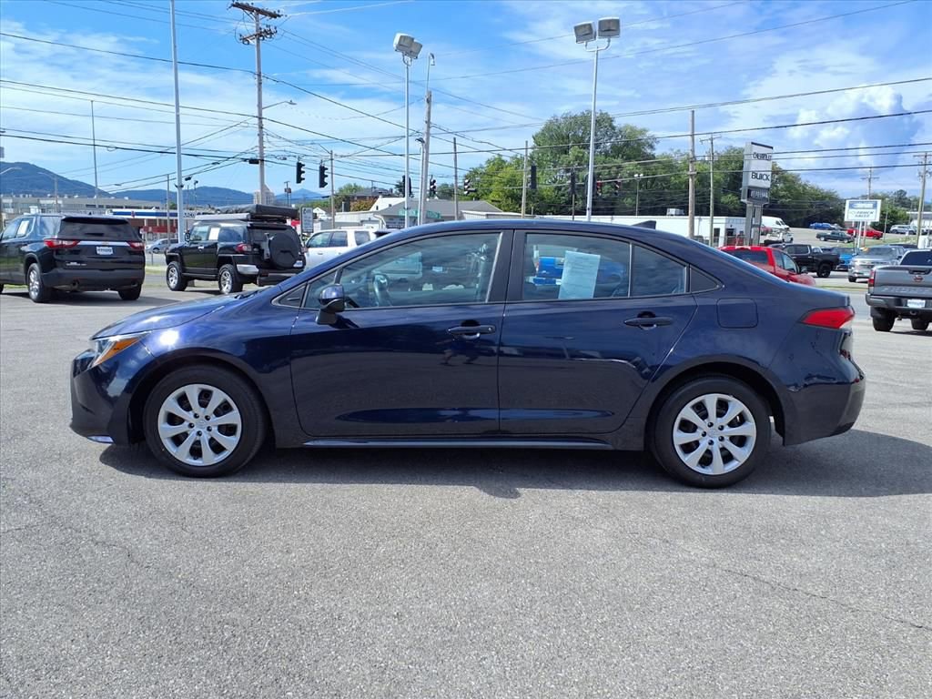 Used 2023 Toyota Corolla LE image 7