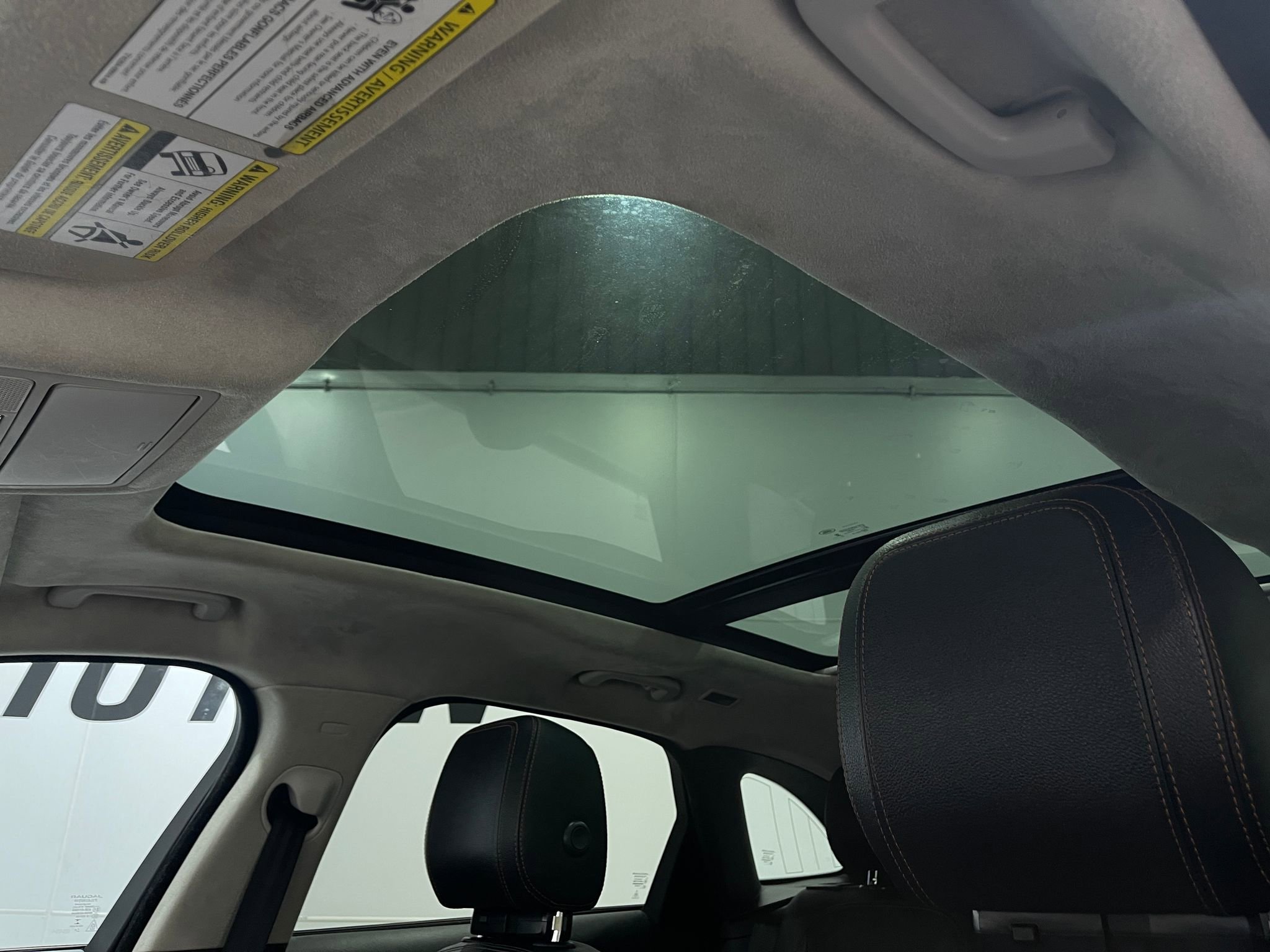 Used 2019 Jaguar F-PACE Prestige image 12