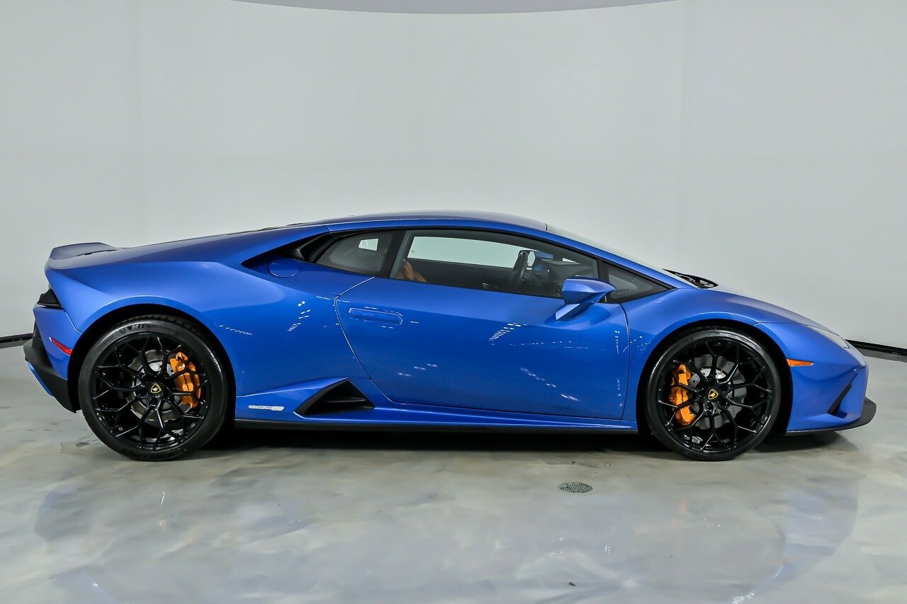 Used 2020 Lamborghini Huracan EVO RWD image 14
