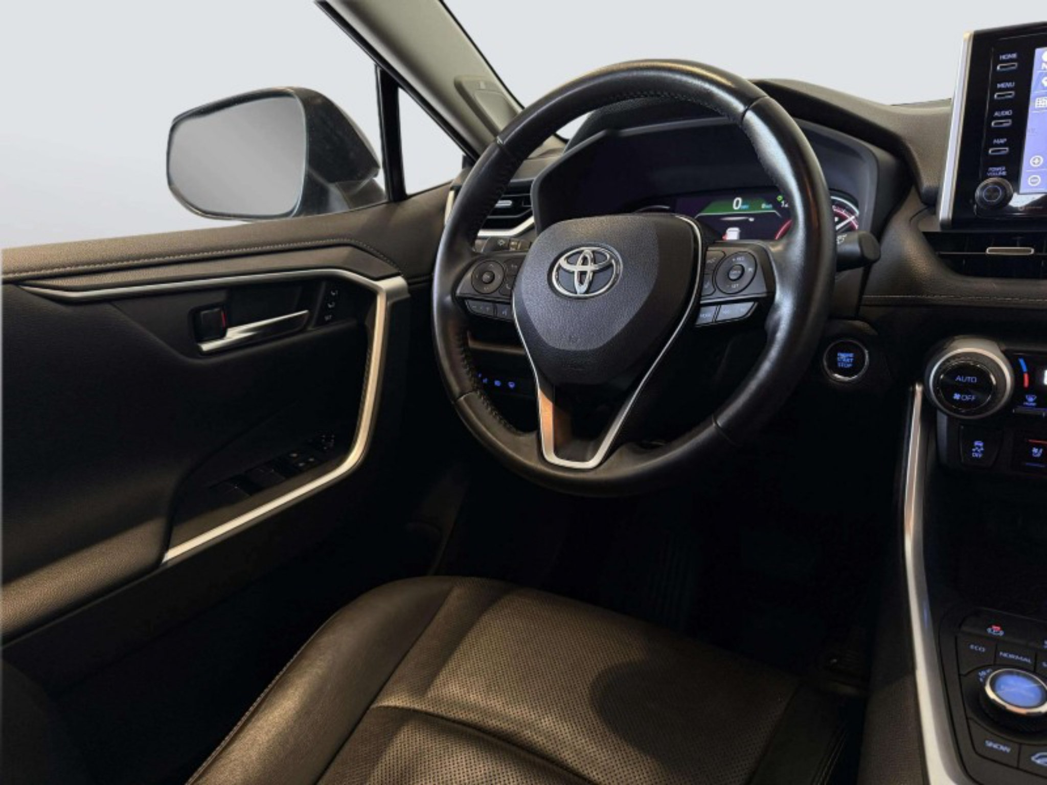 Used 2019 Toyota RAV4 Limited w/ Cold Weather Package AWD/4WD image 27