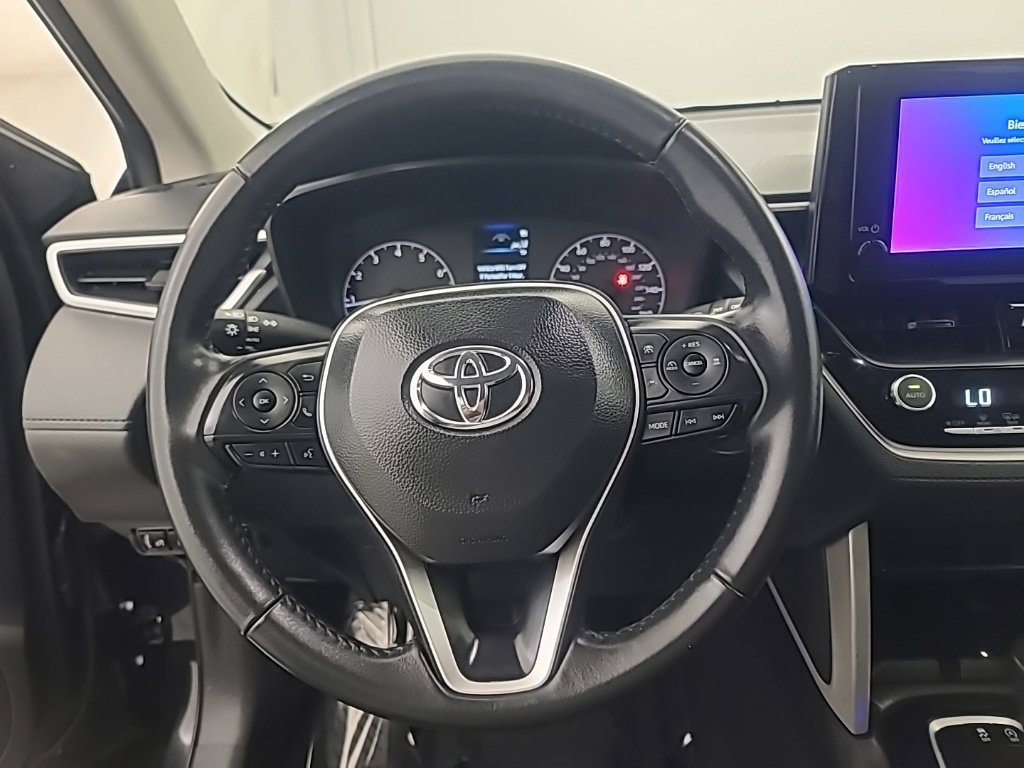 Used 2025 Toyota Corolla Cross LE FWD image 32