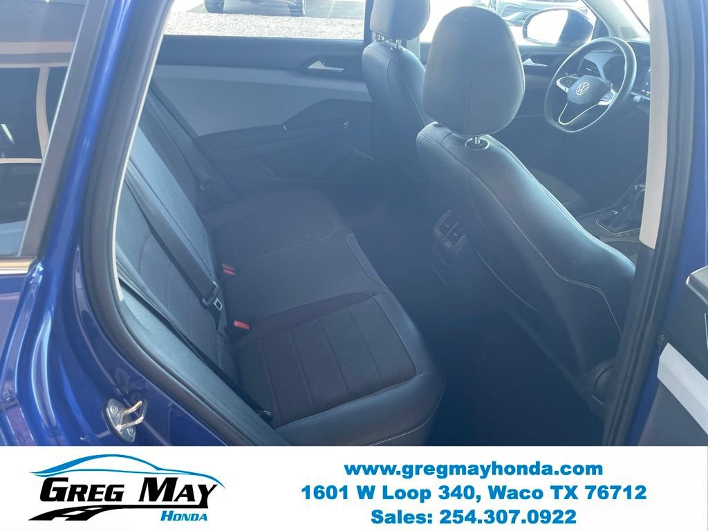 Used 2022 Volkswagen Taos SE w/ Panoramic Sunroof Package FWD image 31