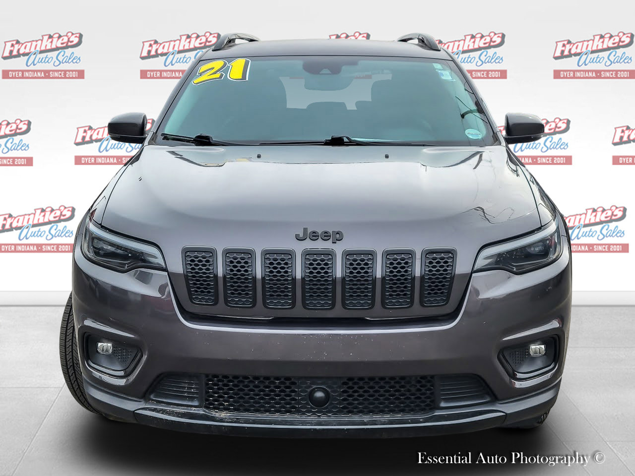 Used 2021 Jeep Cherokee Latitude Plus image 3