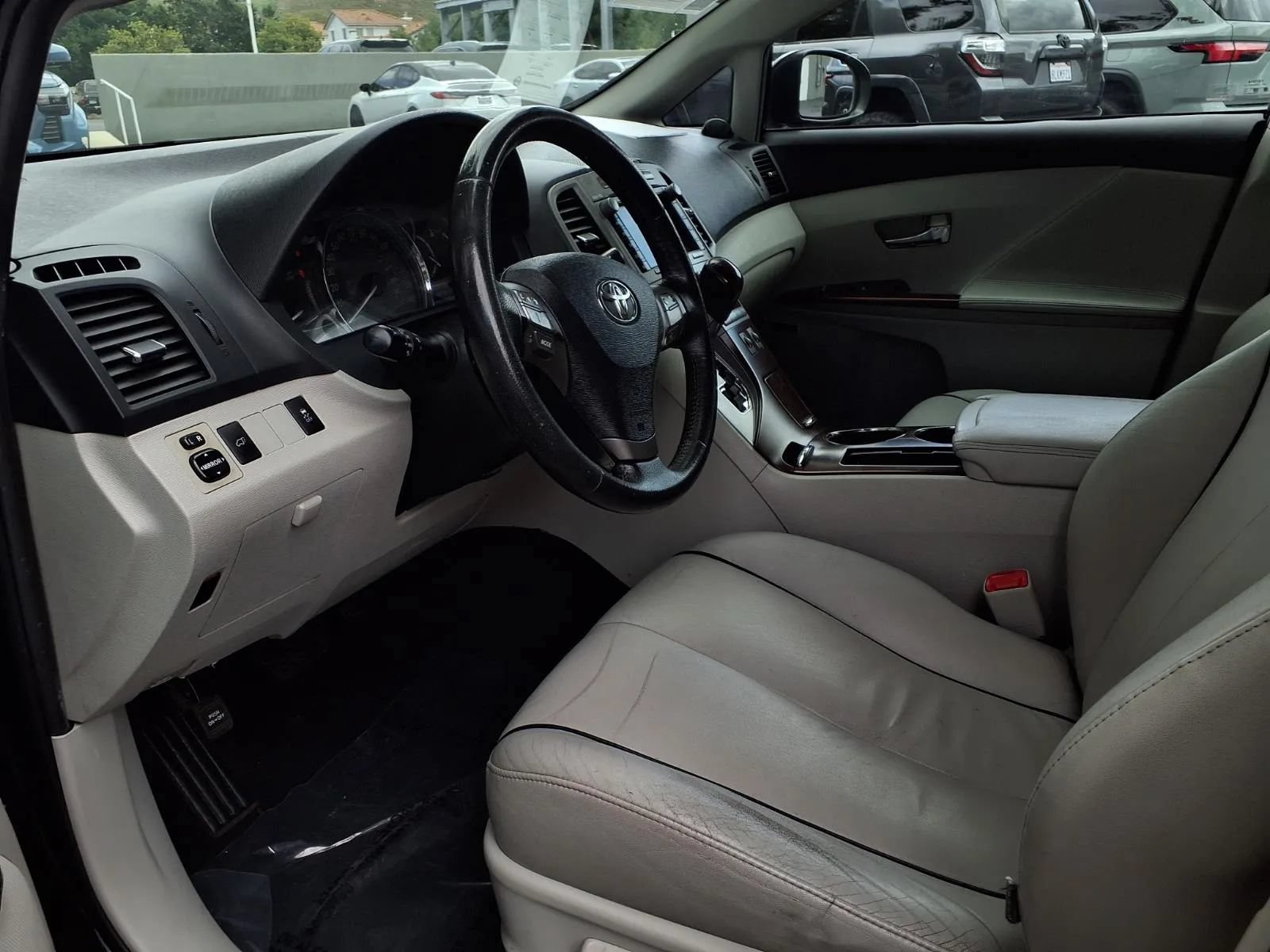 Used 2011 Toyota Venza w/ Premium Pkg #2 FWD image 15