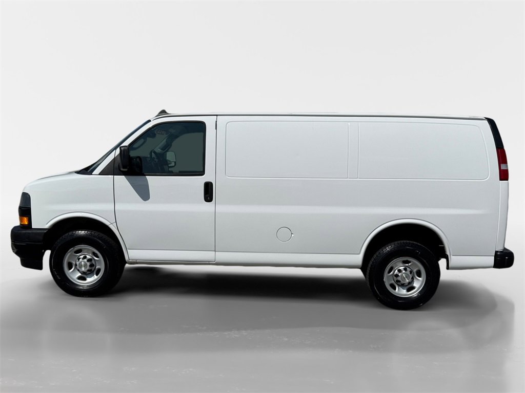 Used 2022 Chevrolet Express 2500 w/ Driver Convenience Package image 4