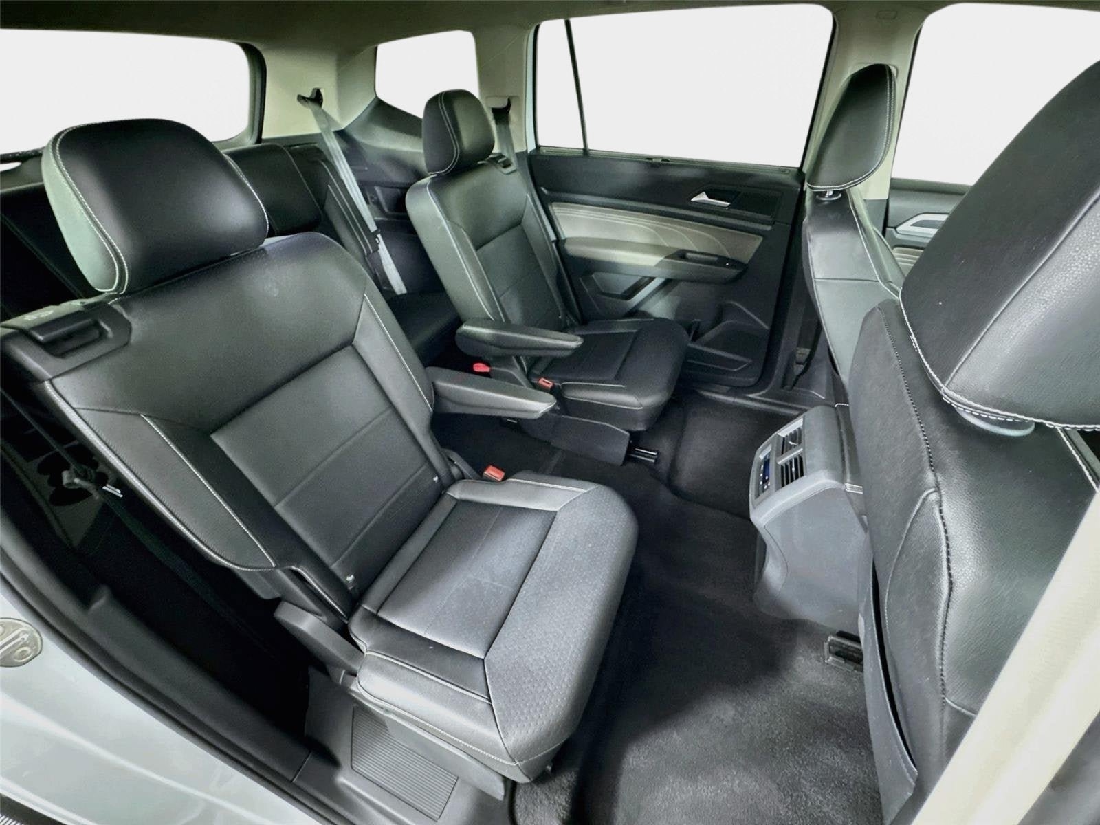 Used 2023 Volkswagen Atlas SEL R-Line AWD/4WD image 29