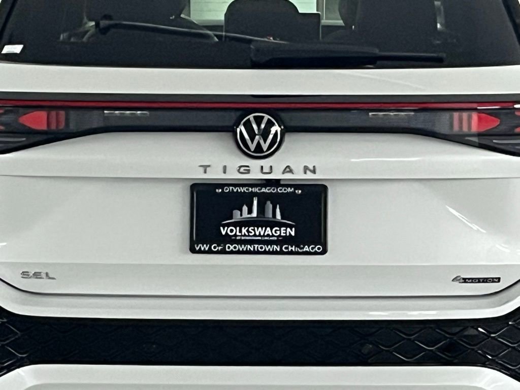 Certified 2025 Volkswagen Tiguan SEL R-Line image 35