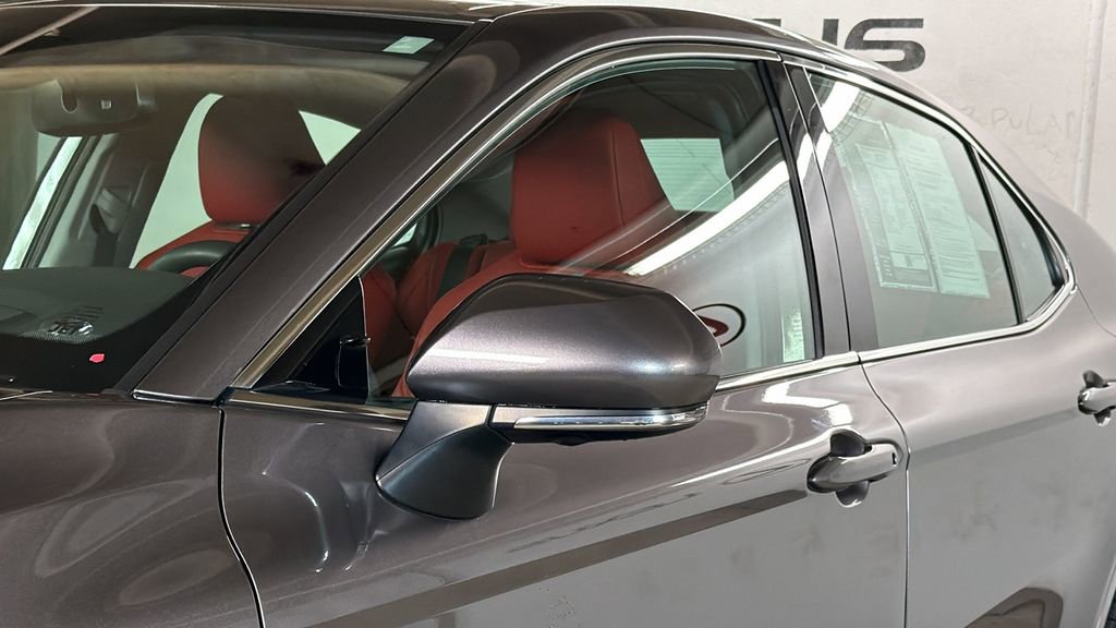 Used 2022 Toyota Camry XSE w/ Navigation Upgrade Package image 5
